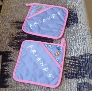 4/$50 FRIENDS Pot Holders - Set Of 2